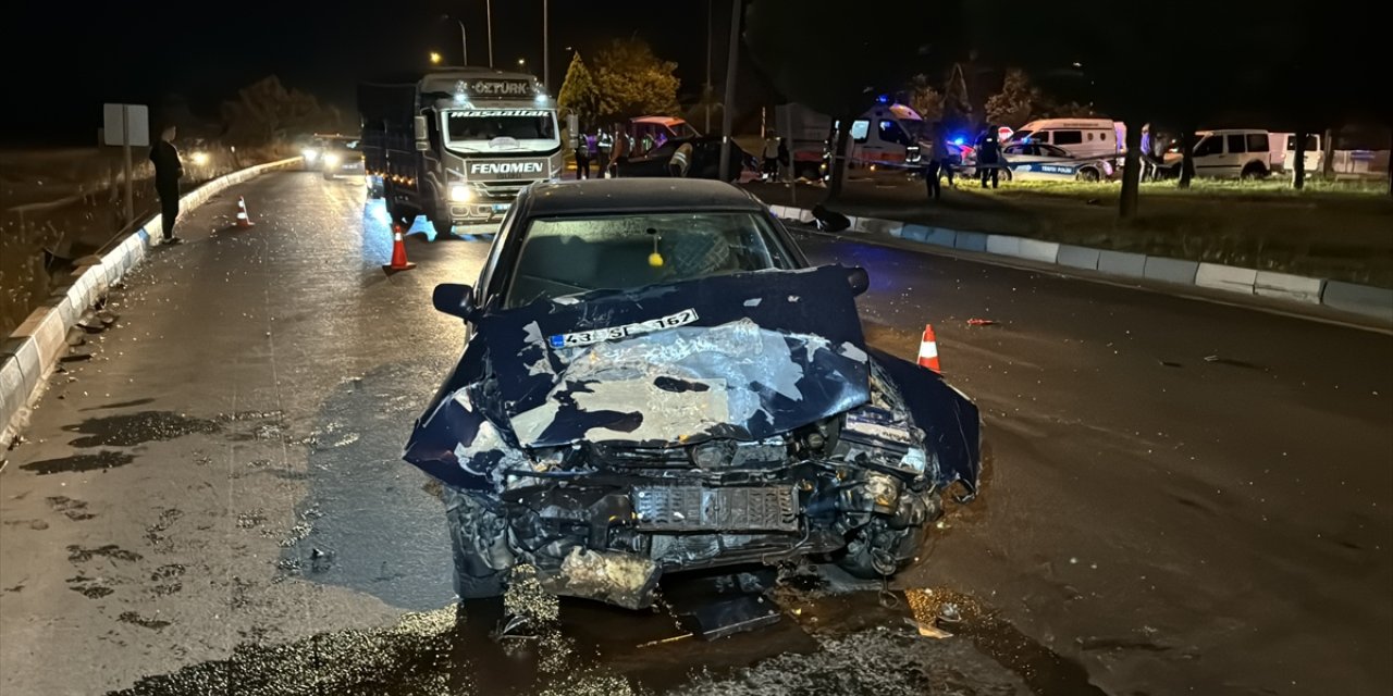 Kütahya'da trafik kazasında 1 kişi öldü, 4 kişi yaralandı