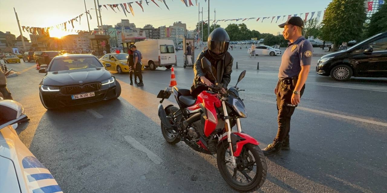 İstanbul polisinden "huzur uygulaması"