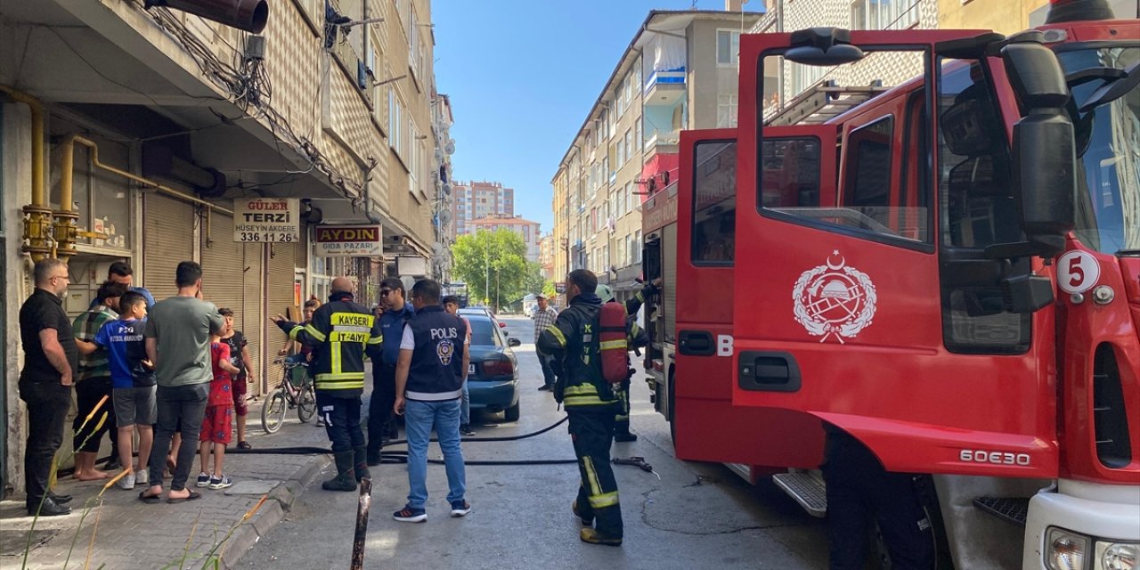 Kayseri'de evde çıkan yangın söndürüldü