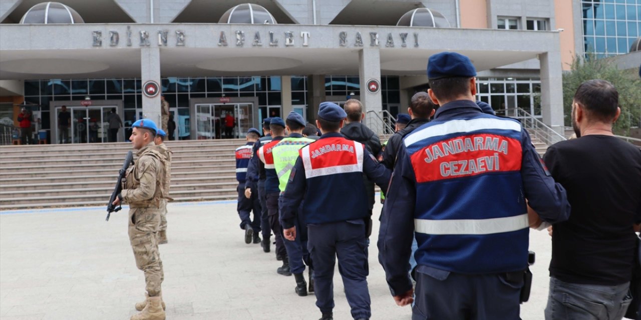 Edirne'de yurt dışına kaçmaya çalışan 16 terör örgütü üyesi yakalandı