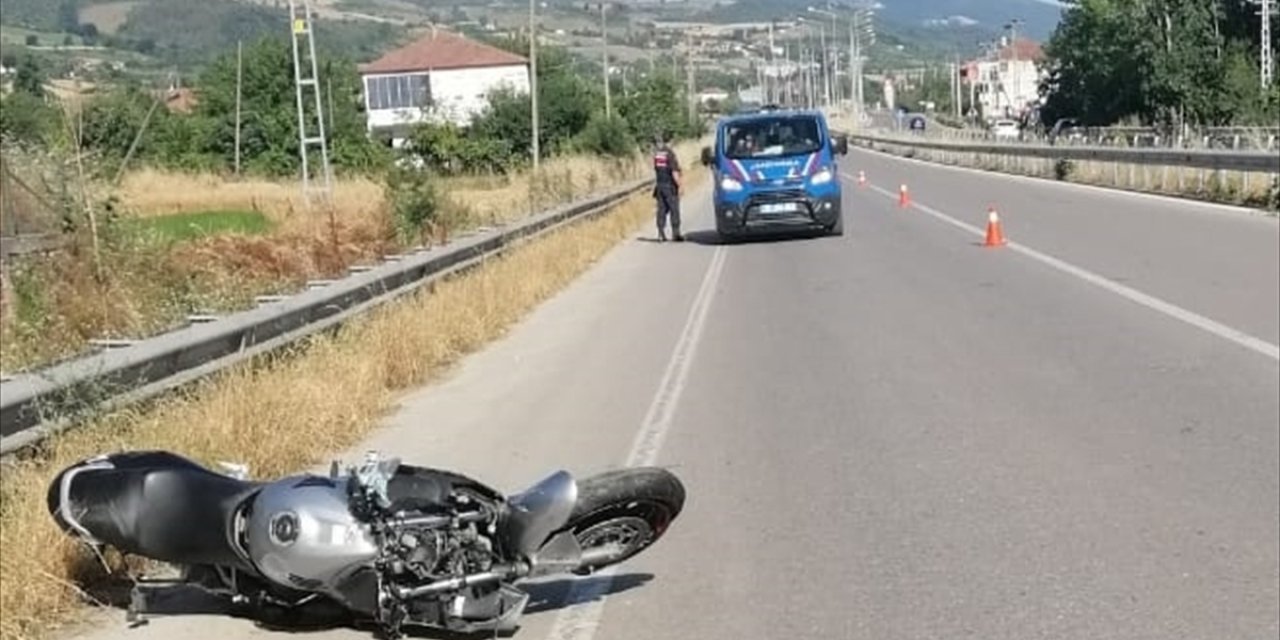 Samsun'da devrilen motosikletin sürücüsü öldü