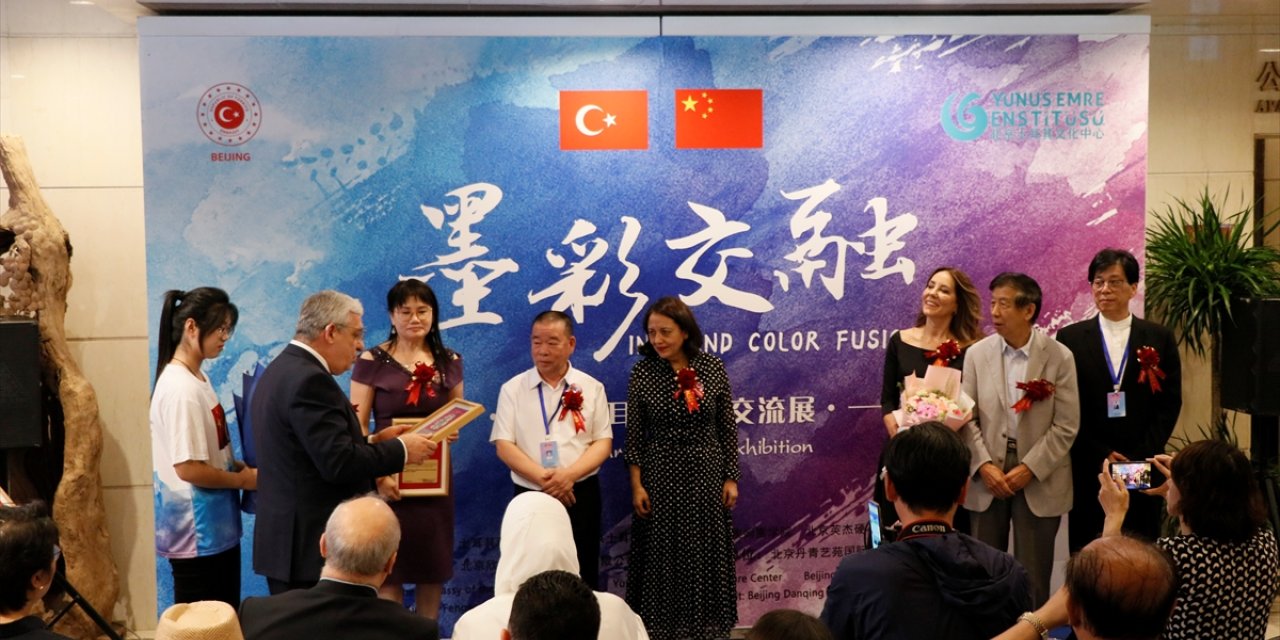 Pekin'de Türk ve Çinli sanatçılar "Mürekkep ve Rengin Birleşimi"nde buluştu