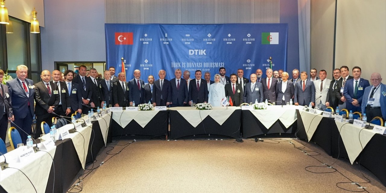 Aile ve Sosyal Hizmetler Bakanı Göktaş, Cezayir'deki Türk İş Dünyası Buluşması'na katıldı: