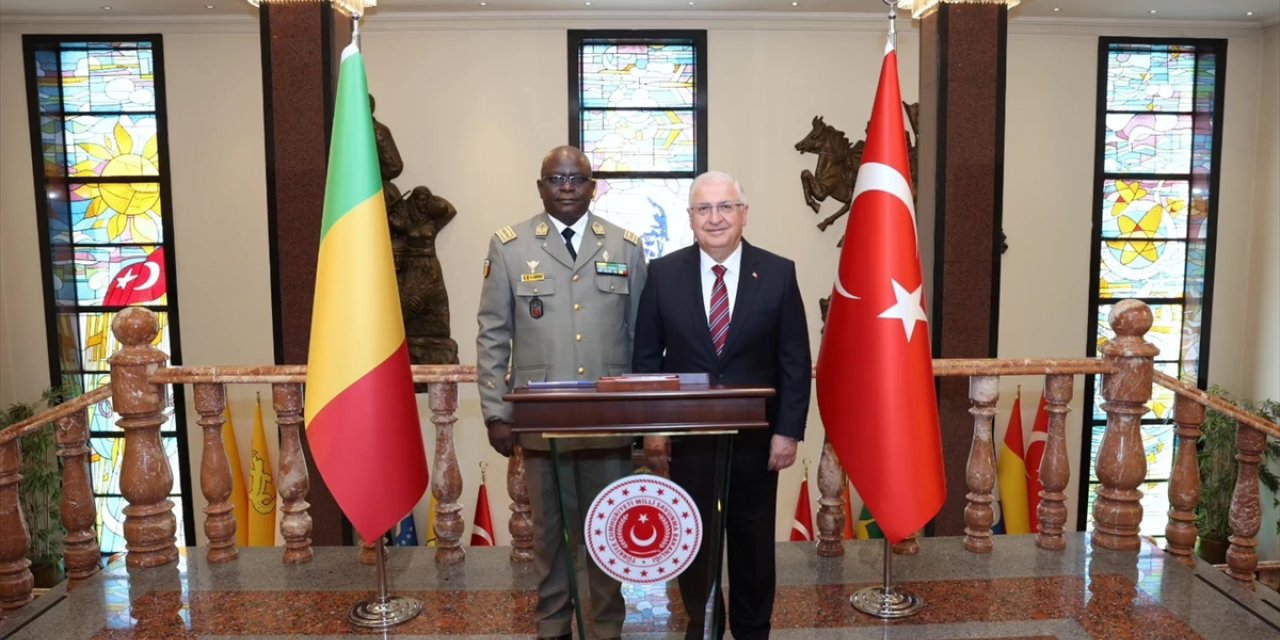 Milli Savunma Bakanı Güler, Mali Kara Kuvvetleri Komutanı Tuğgeneral Samake'yi kabul etti