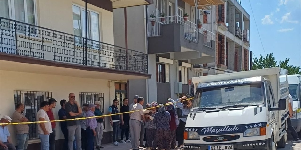 Burdur'da birlikte yaşadığı kadını av tüfeğiyle ağır yaralayan kişi intihar etti