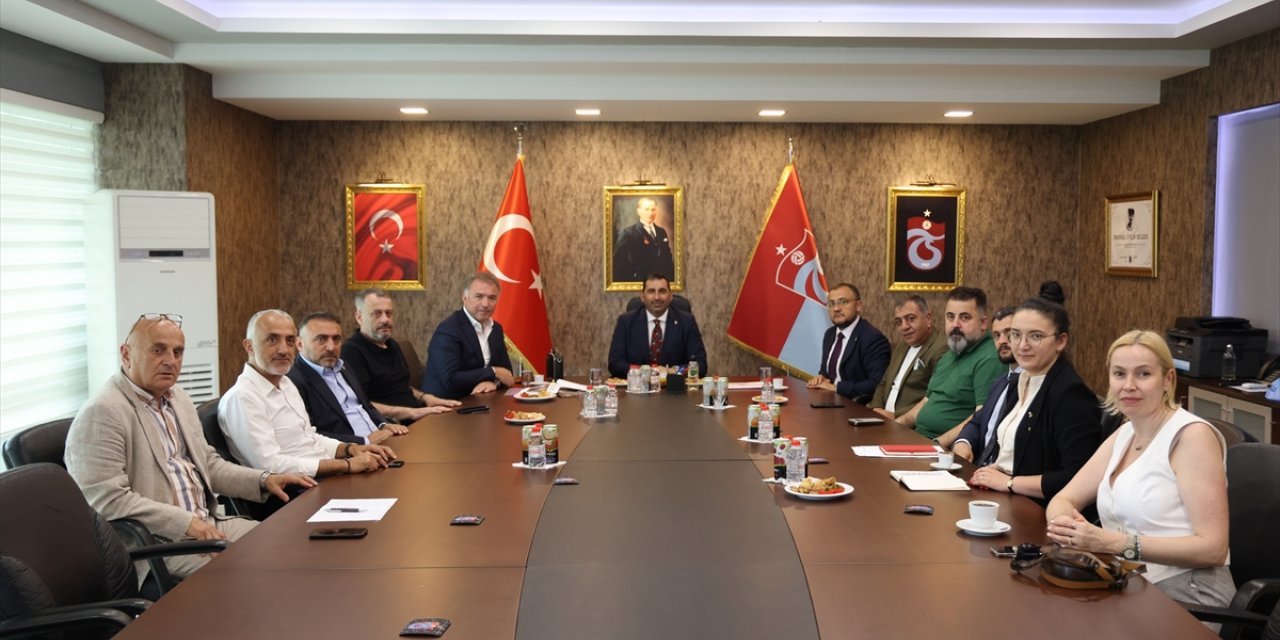 Ukrayna'nın Ankara Büyükelçisi Vasyl Bodnar, Trabzonspor Kulübünü ziyaret etti