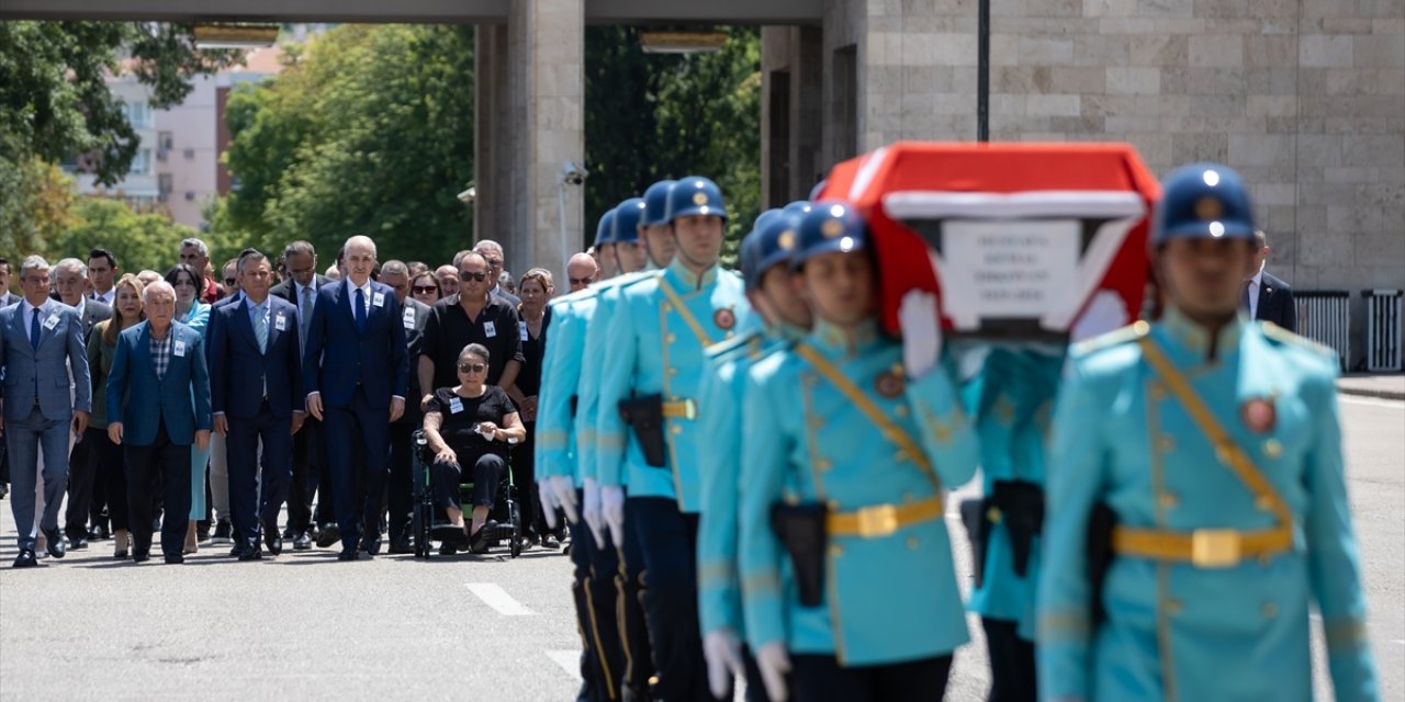 Eski Devlet Bakanlarından Erkovan için Meclis'te cenaze töreni düzenlendi