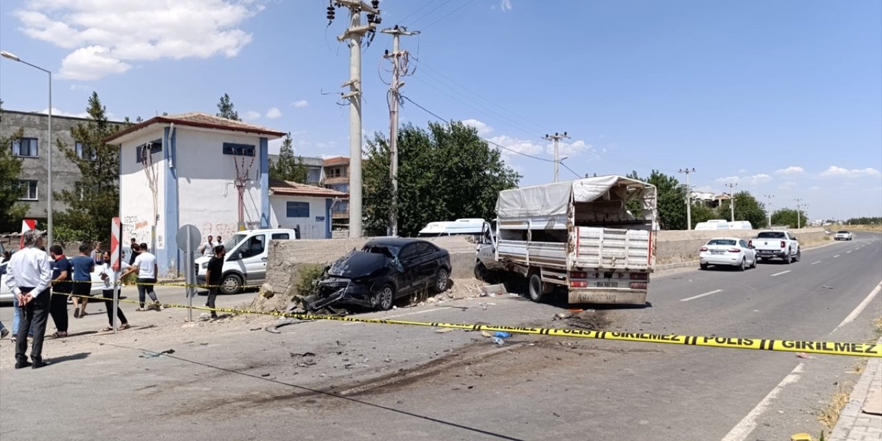 Diyarbakır'daki trafik kazasında 1'i ağır 6 kişi yaralandı