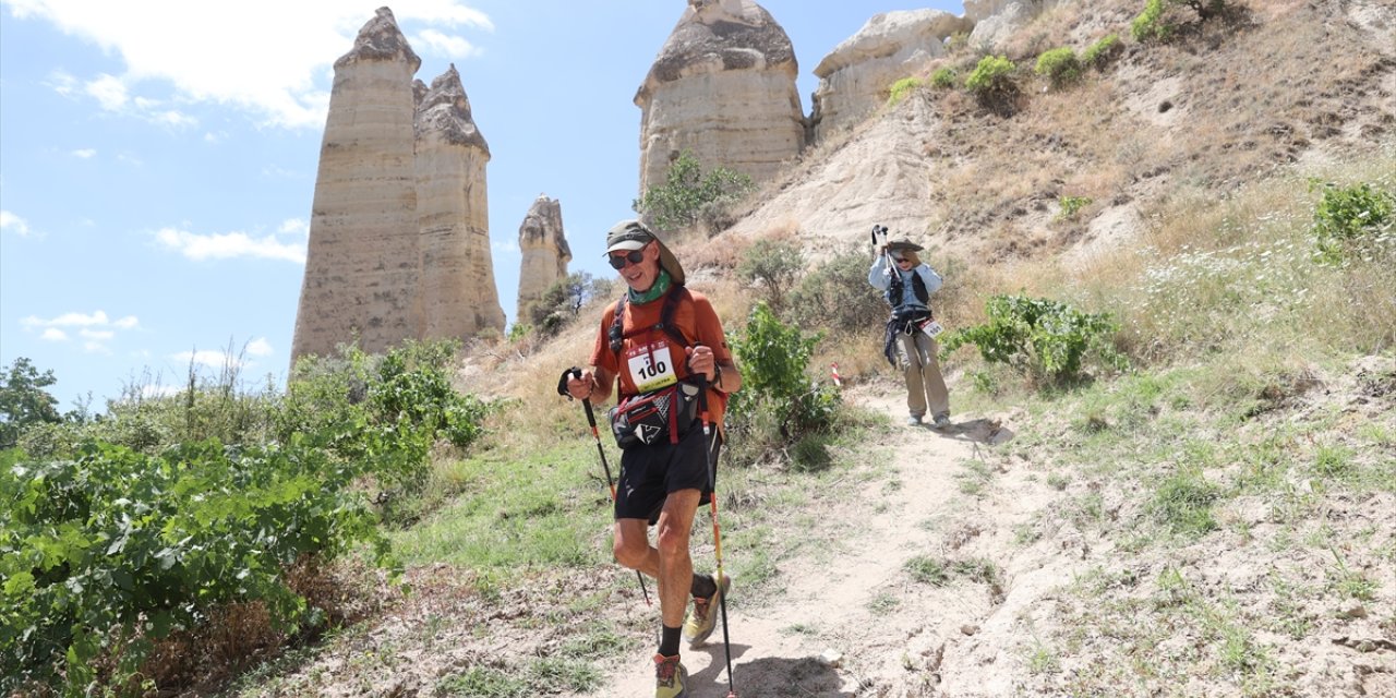 Kapadokya Çöl Maratonu'nda 30 kilometrelik koşu tamamlandı