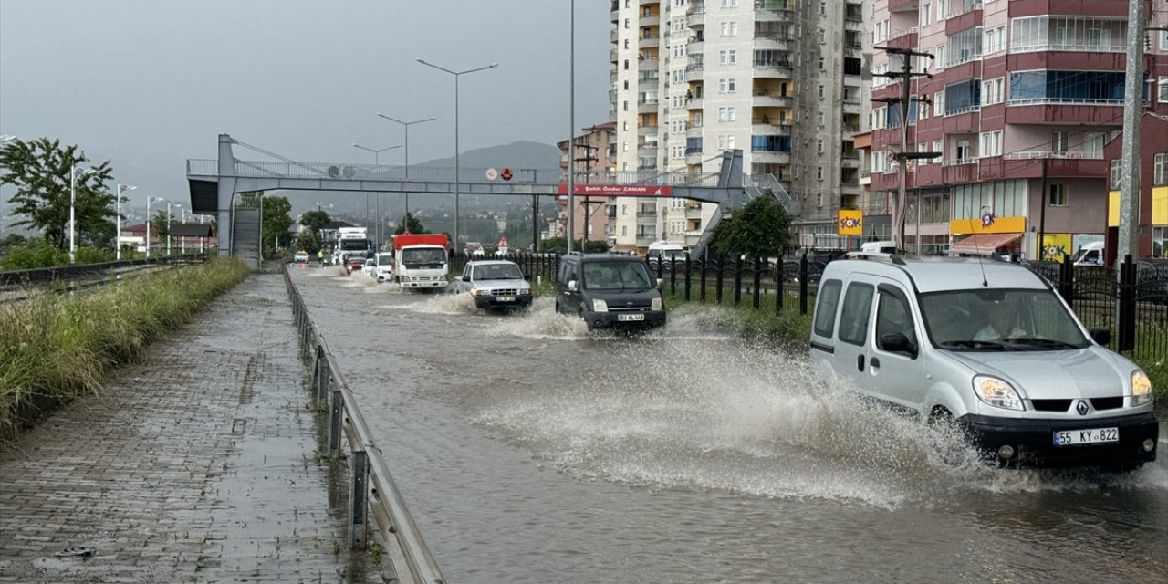 GÜNCELLEME - Rize'de şiddetli yağış etkili oluyor