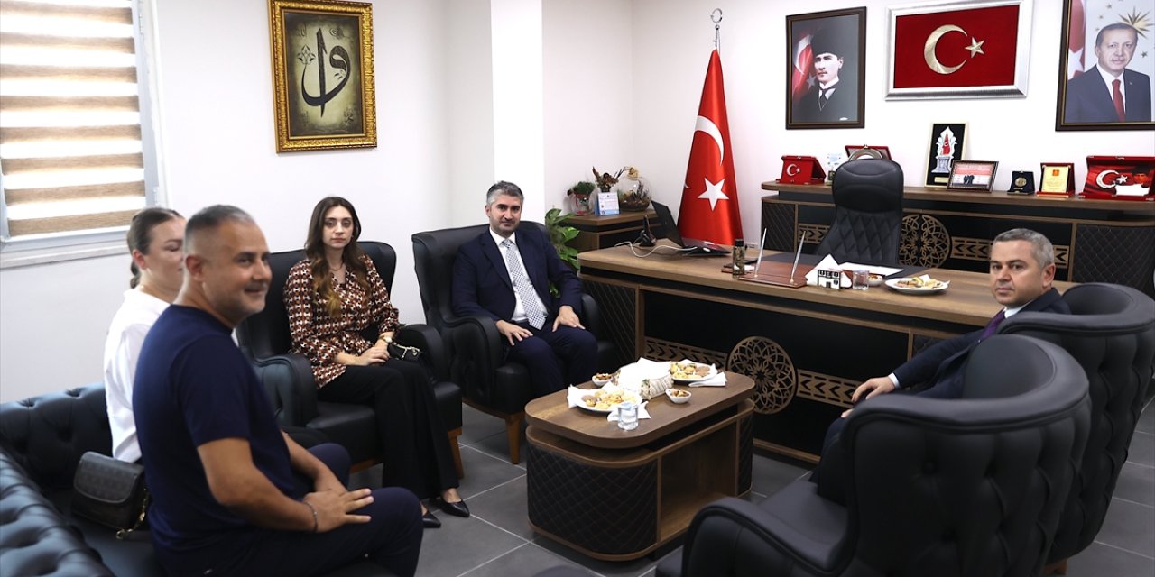 Aile ve Sosyal Hizmetler Bakan Yardımcısı Tarıkdaroğlu, Mersin'de temaslarda bulundu