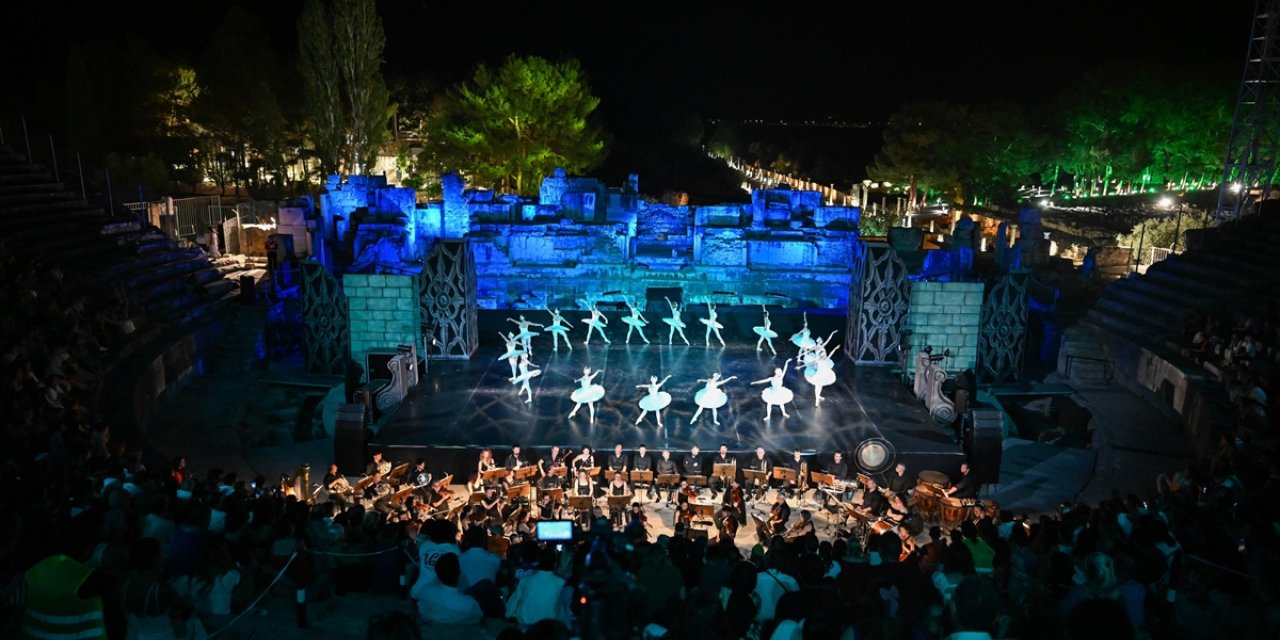 7. Uluslararası Efes Opera ve Bale Festivali, Kuğu Gölü Balesi ile başladı