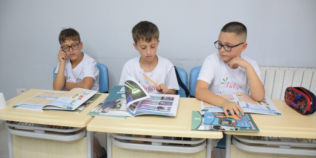 Arnavutluk'ta Türkçe Yaz Okulu programı başladı