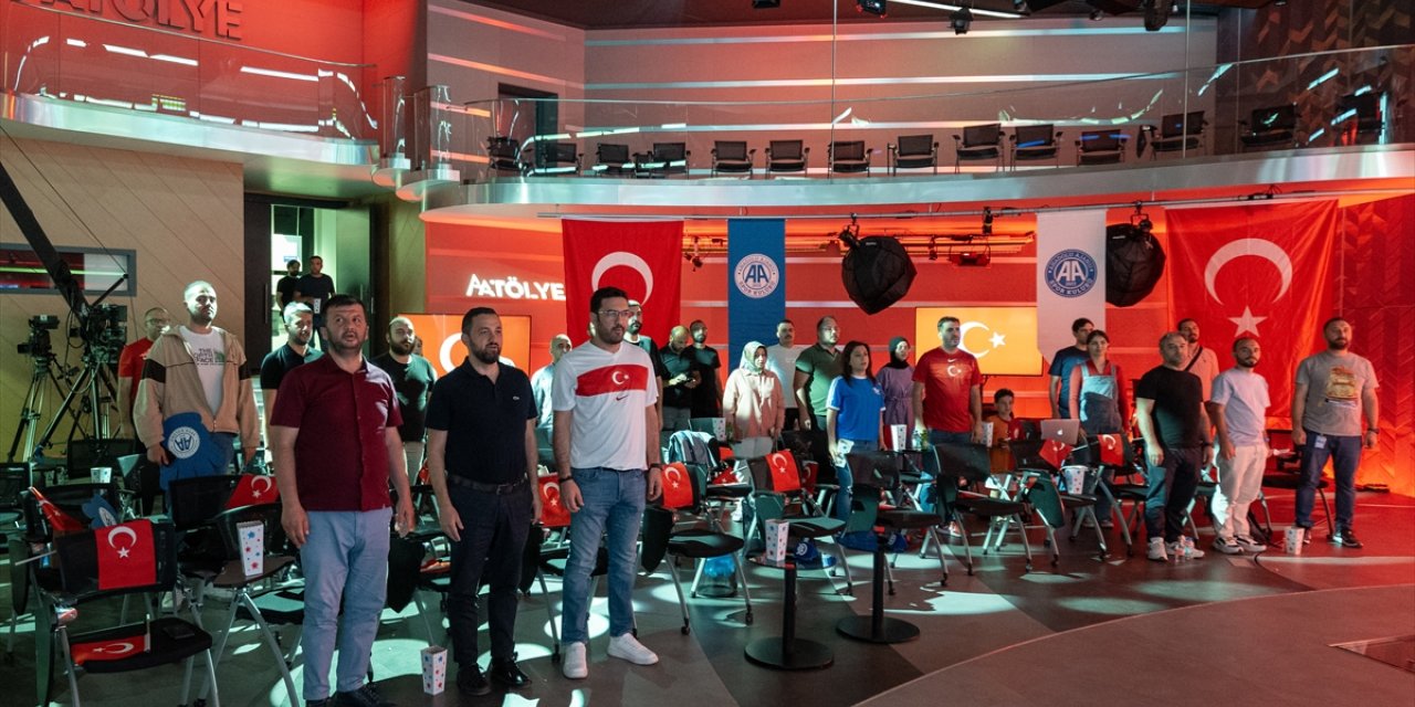 AA çalışanları, Avusturya-Türkiye maçını AAtölyede izledi
