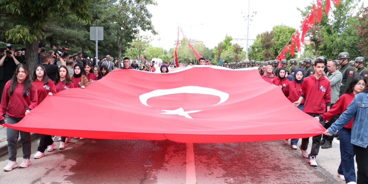 Atatürk'ün Erzurum'a gelişinin 105. yıl dönümü törenle kutlandı
