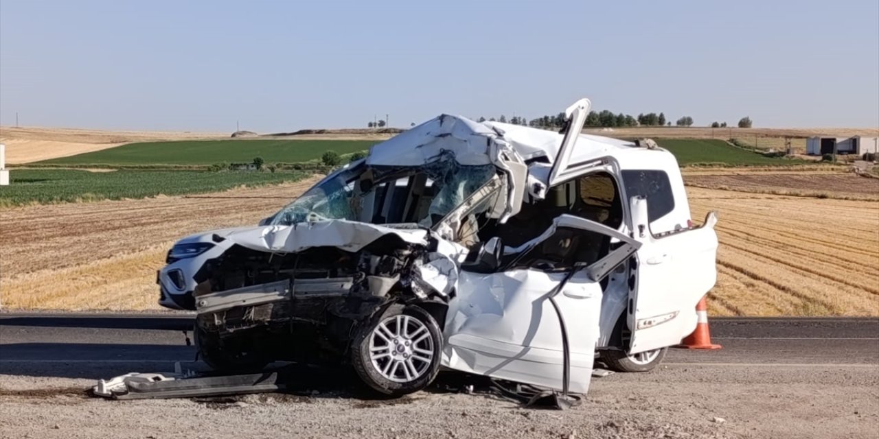Diyarbakır'da trafik kazasında 1 kişi öldü, 1 kişi yaralandı