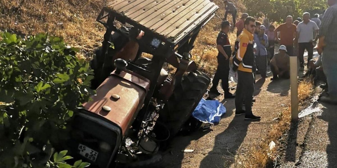 Manisa'da tırla çarpışan traktörün sürücüsü öldü