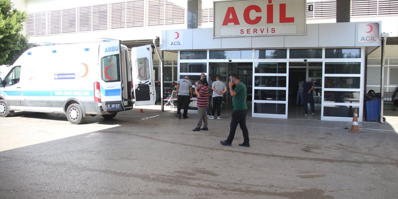 Evinde rahatsızlanan eski Adana Büyükşehir Belediye Başkanı Durak, hastaneye kaldırıldı