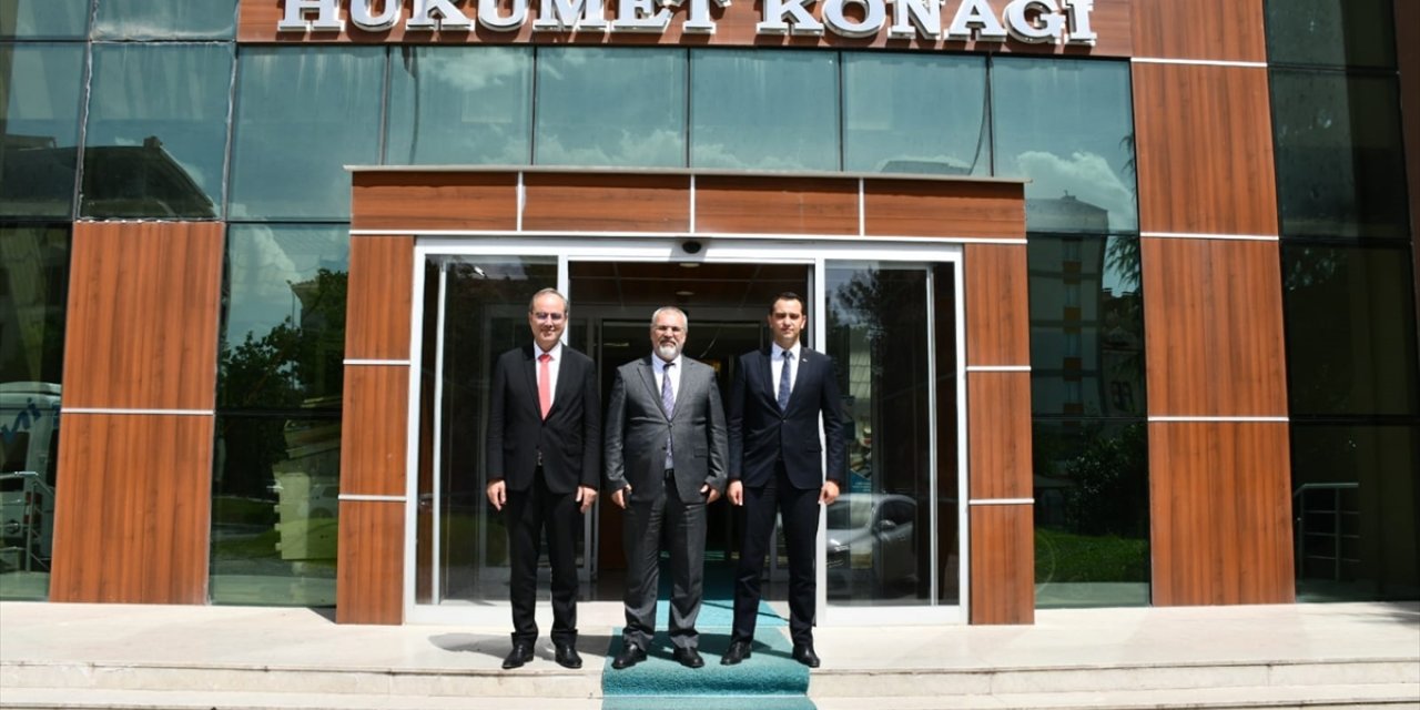 Alevi-Bektaşi Kültür ve Cemevi Başkanı Özdemir, Amasya'da "Canlarla Buluşma" etkinliğine katıldı