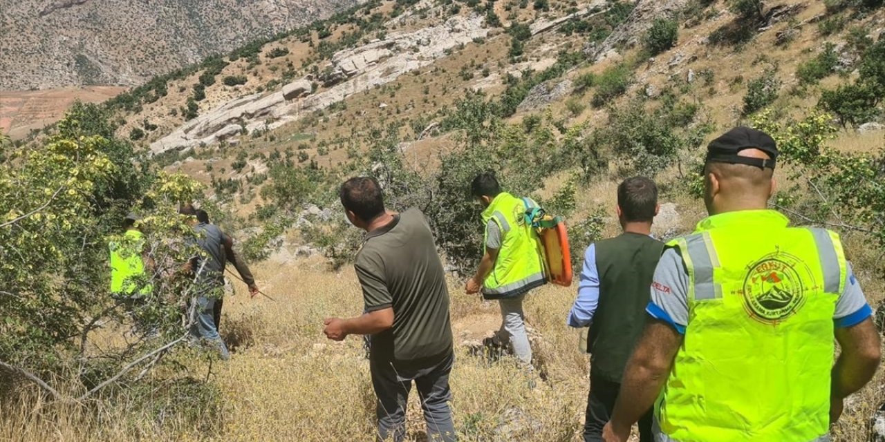 Siirt kırsalında rahatsızlanan çoban ekiplerin çabasıyla hastaneye ulaştırıldı