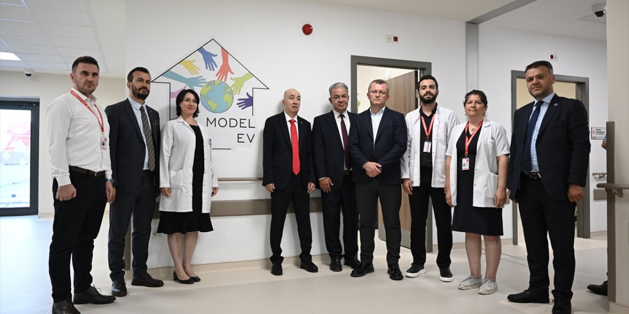 Cumhurbaşkanı Başdanışmanı 15 Temmuz gazisi Aslan, Etlik Şehir Hastanesindeki Model Ev'i ziyaret etti: