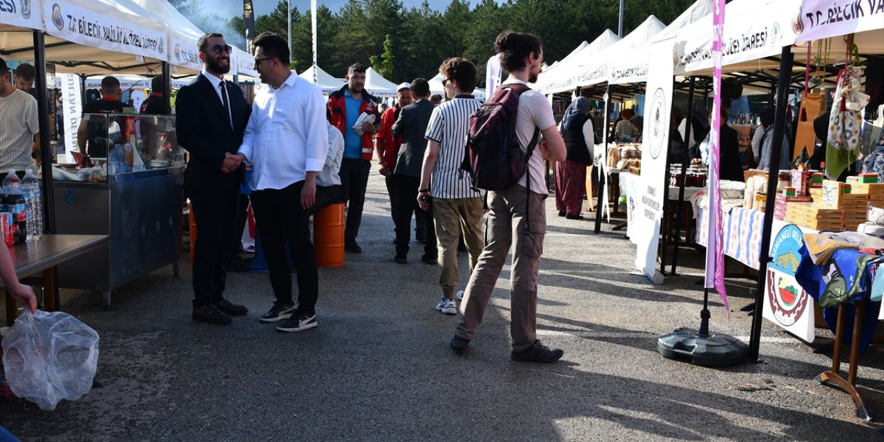 Bilecik'te birçok etkinliği içinde barındıran "Gölpark Fest" başladı