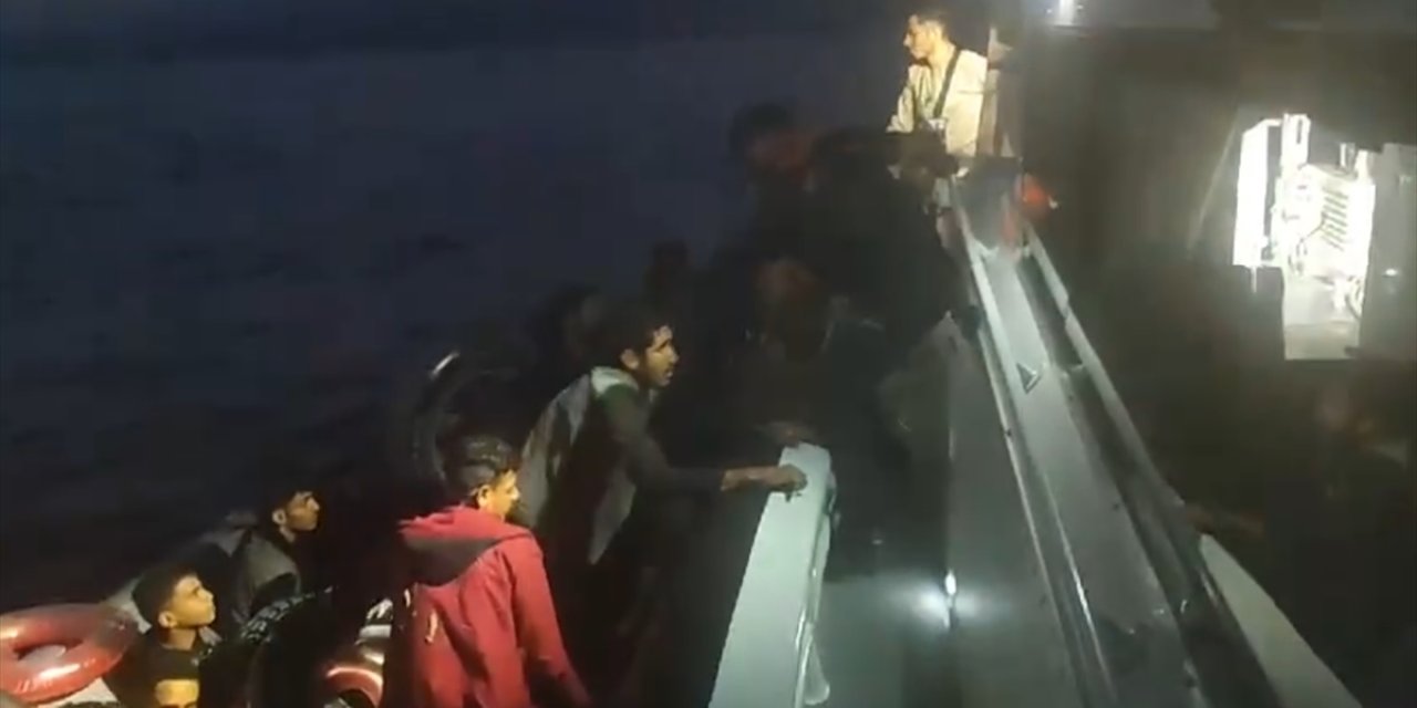 Fethiye açıklarında 26 düzensiz göçmen yakalandı