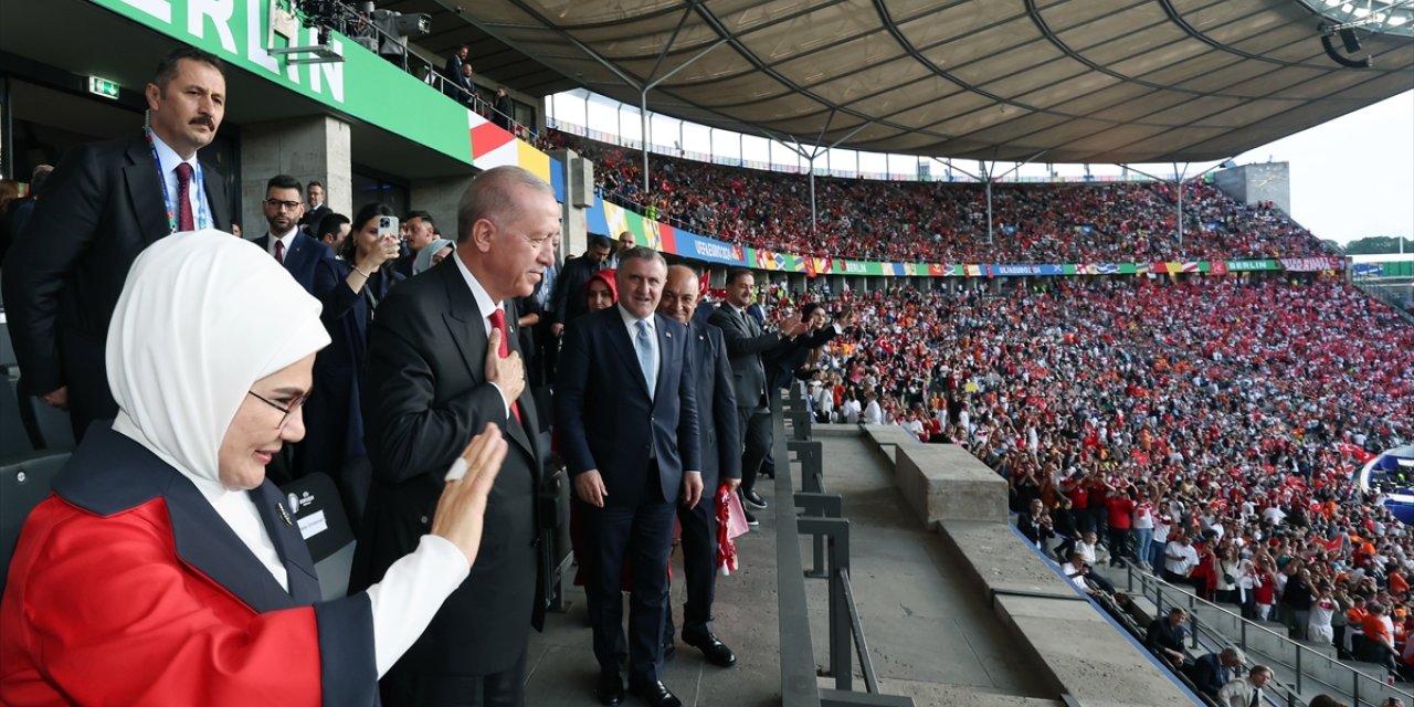 Emine Erdoğan Türkiye A Milli Futbol Takımı futbolcularını tebrik etti
