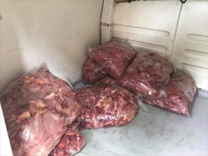 Adana'da 450 kilogram bozulmuş horoz eti ele geçirildi