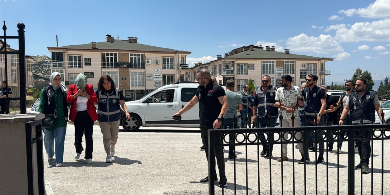 Burdur'da fuhuş operasyonunda 4 zanlı tutuklandı