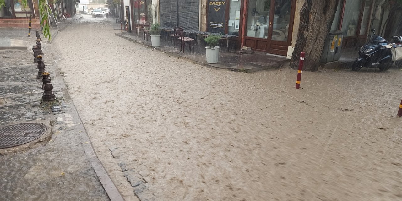 Beypazarı'nda sağanak etkili oldu