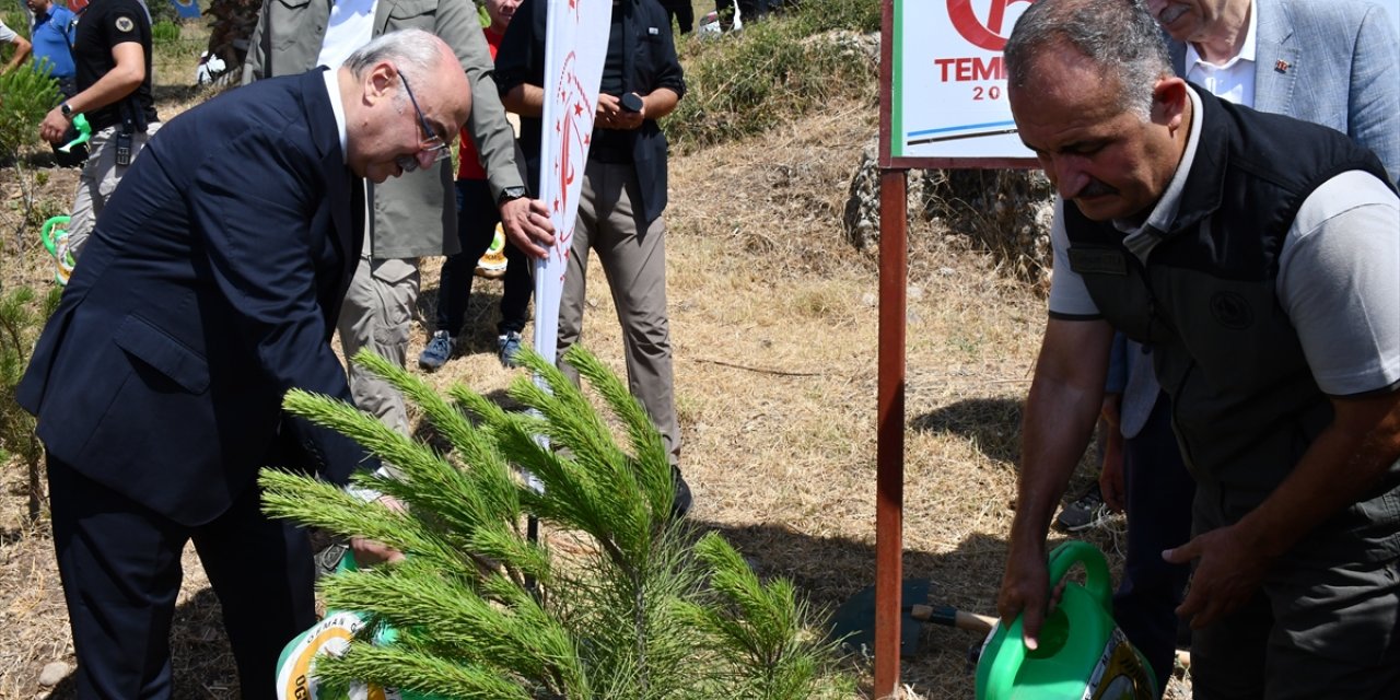 Adana'da 15 Temmuz şehitleri için fidan dikildi