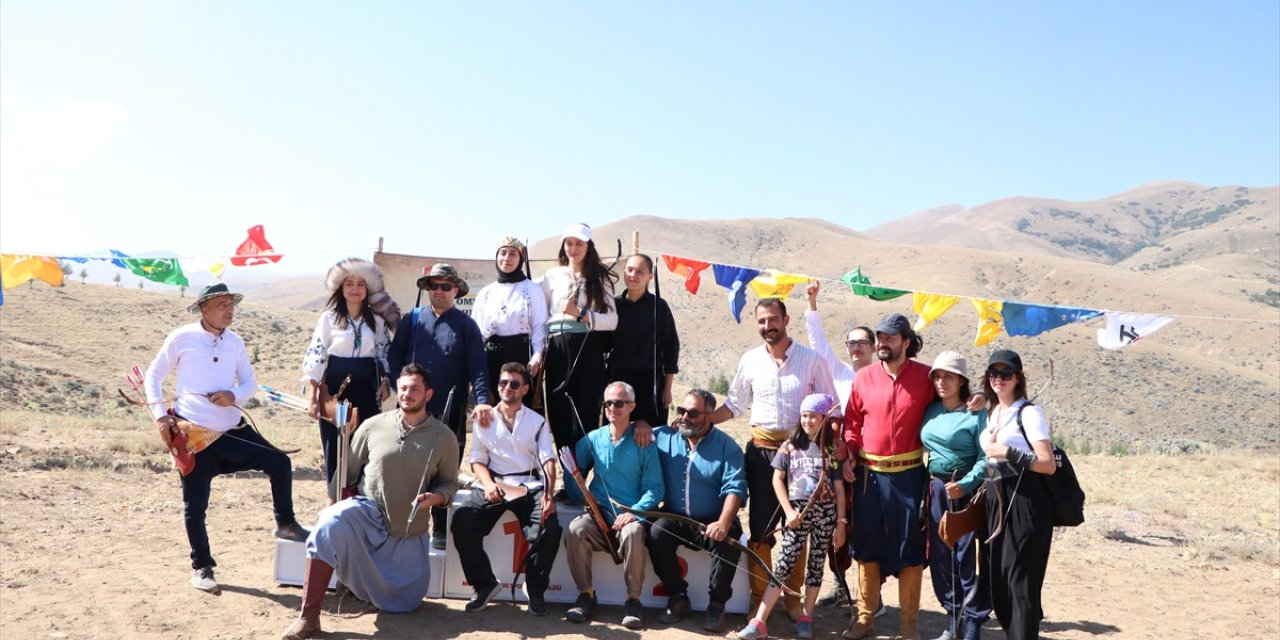 Niğde'de geleneksek Türk okçuluğu dalında Ömer Halisdemir Kahramanlık Kupası düzenlendi