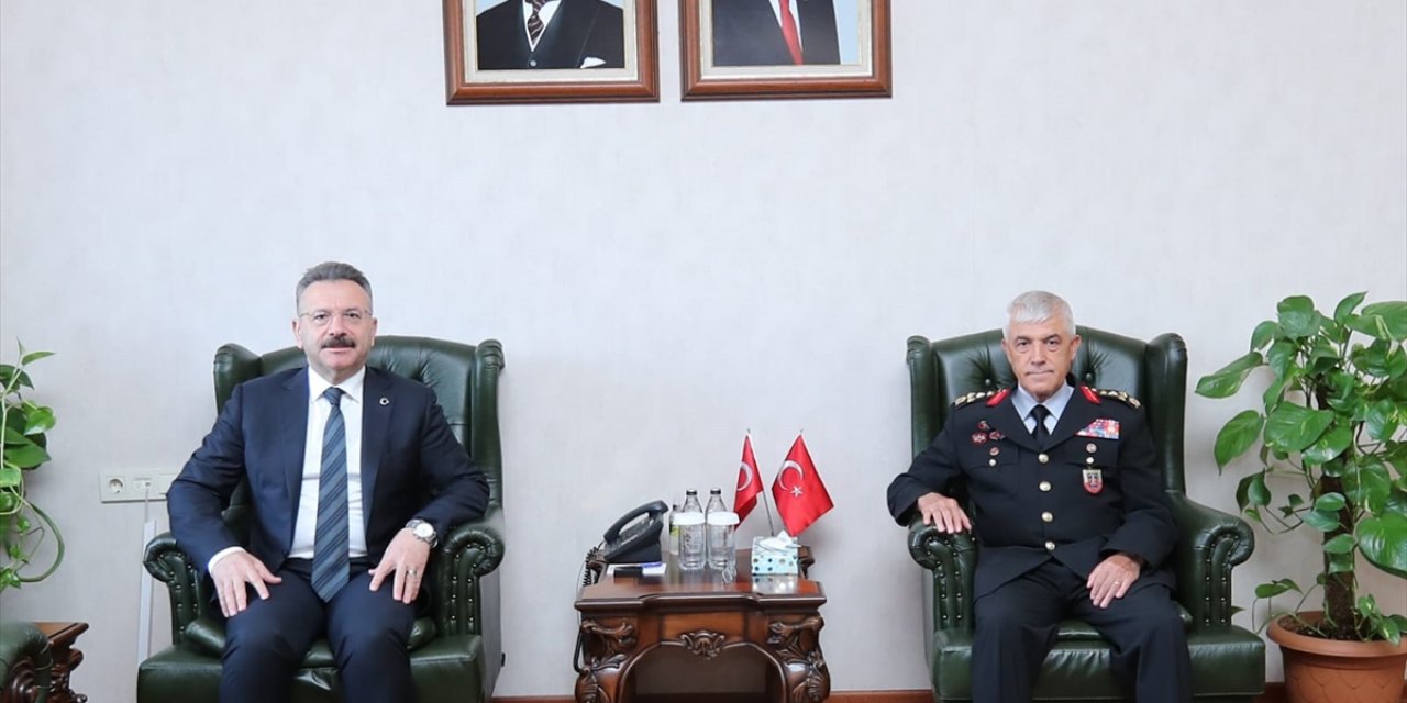 Jandarma Genel Komutanı Orgeneral Çetin, Eskişehir Valisi Aksoy'u ziyaret etti