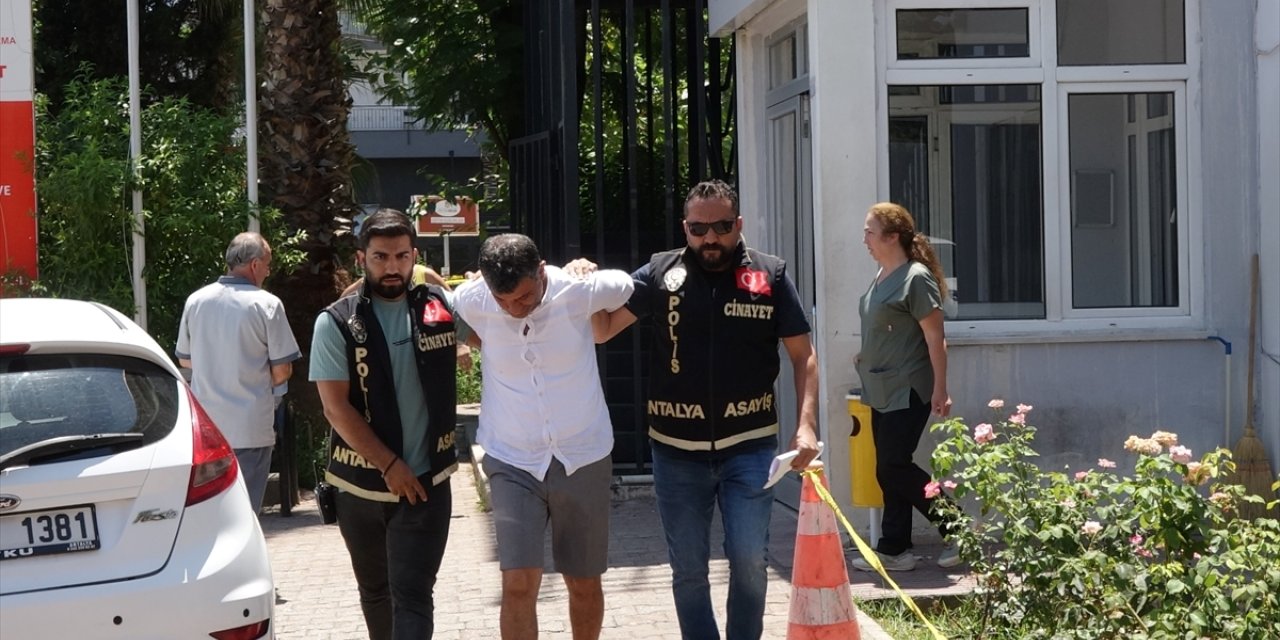 Antalya'da parkta bir kişinin ölümüne ilişkin 1 zanlı yakalandı