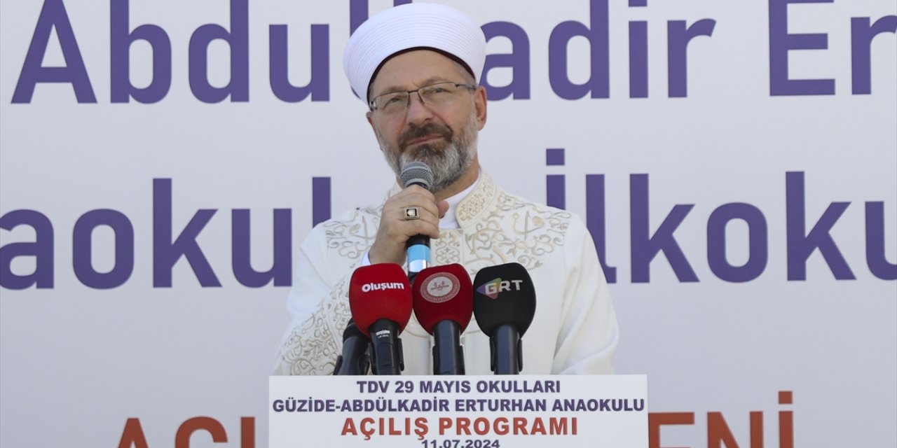 Diyanet İşleri Başkanı Erbaş, Gaziantep'te İslamiyet ile bilimin ilişkisine işaret etti: