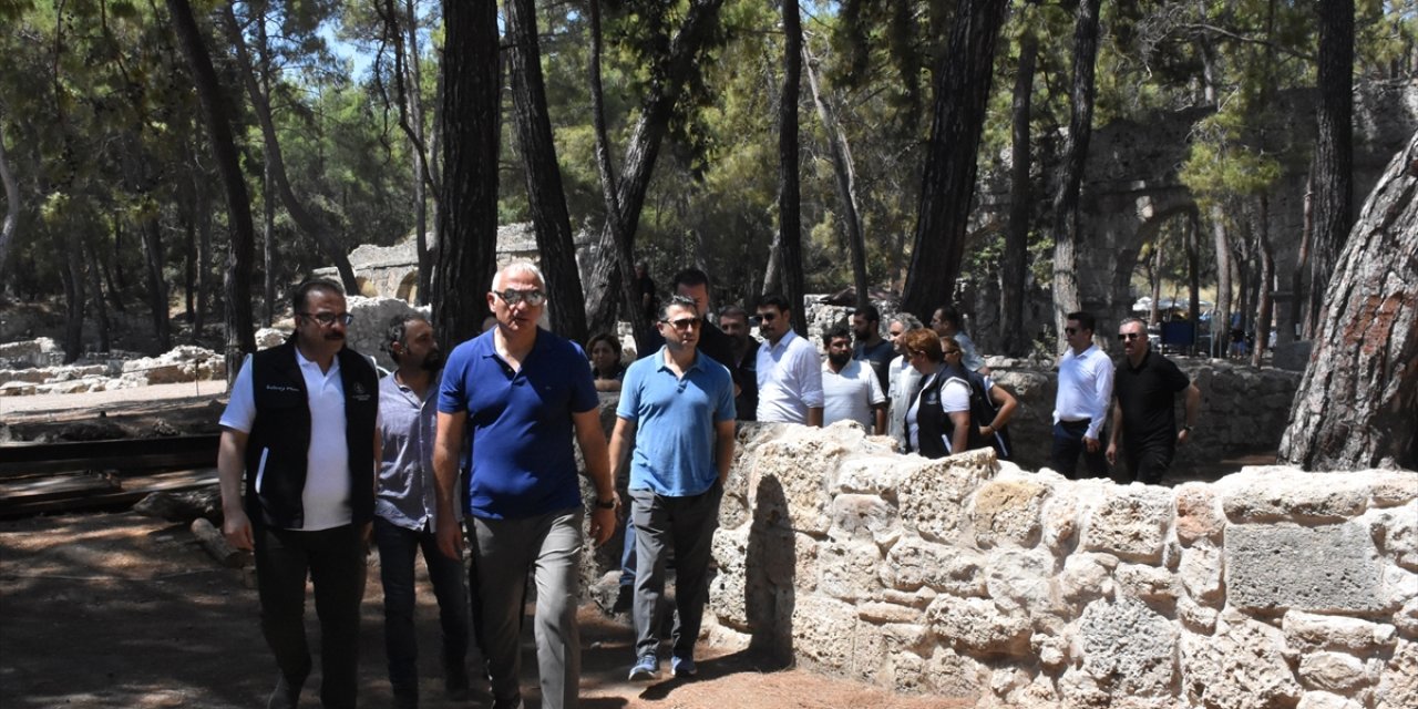 Bakan Ersoy, Phaselis Antik Kenti'nde ziyaretçi yönetim planı oluşturulacağını bildirdi