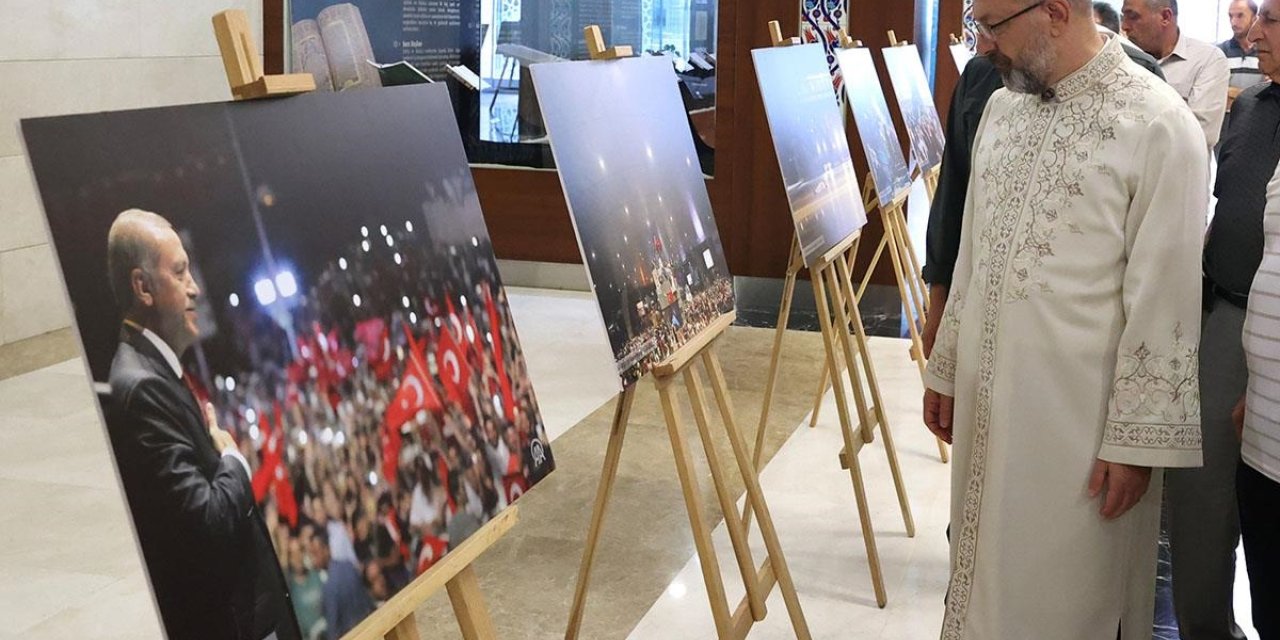 Diyanet İşleri Başkanı Erbaş, 15 Temmuz temalı fotoğraf sergisinin açılışını yaptı