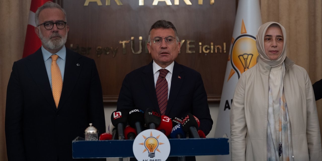 AK Parti, sahipsiz hayvanlara ilişkin kanun teklifini TBMM Başkanlığına sundu