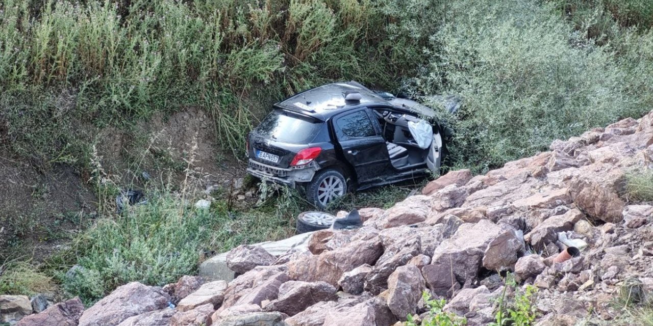 Çorum'da dere yatağına devrilen cipin sürücüsü öldü, 2 kişi yaralandı