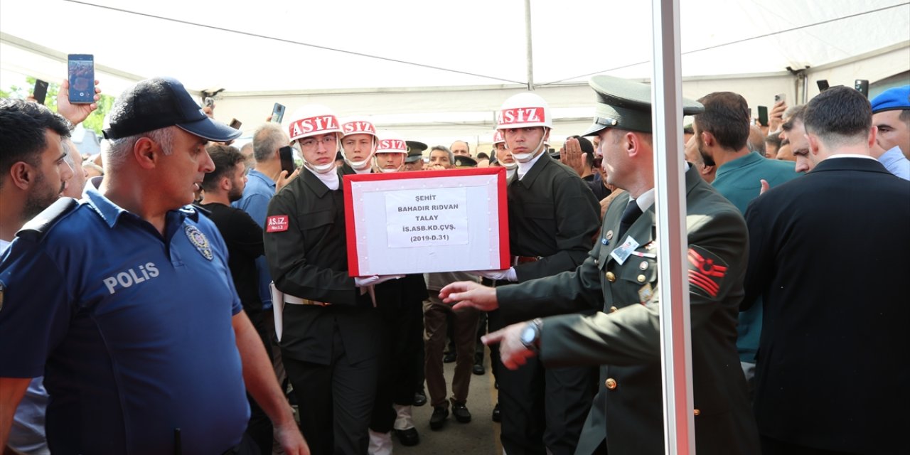 Şehit Astsubay Kıdemli Çavuş Talay, Sakarya'da son yolculuğuna uğurlandı