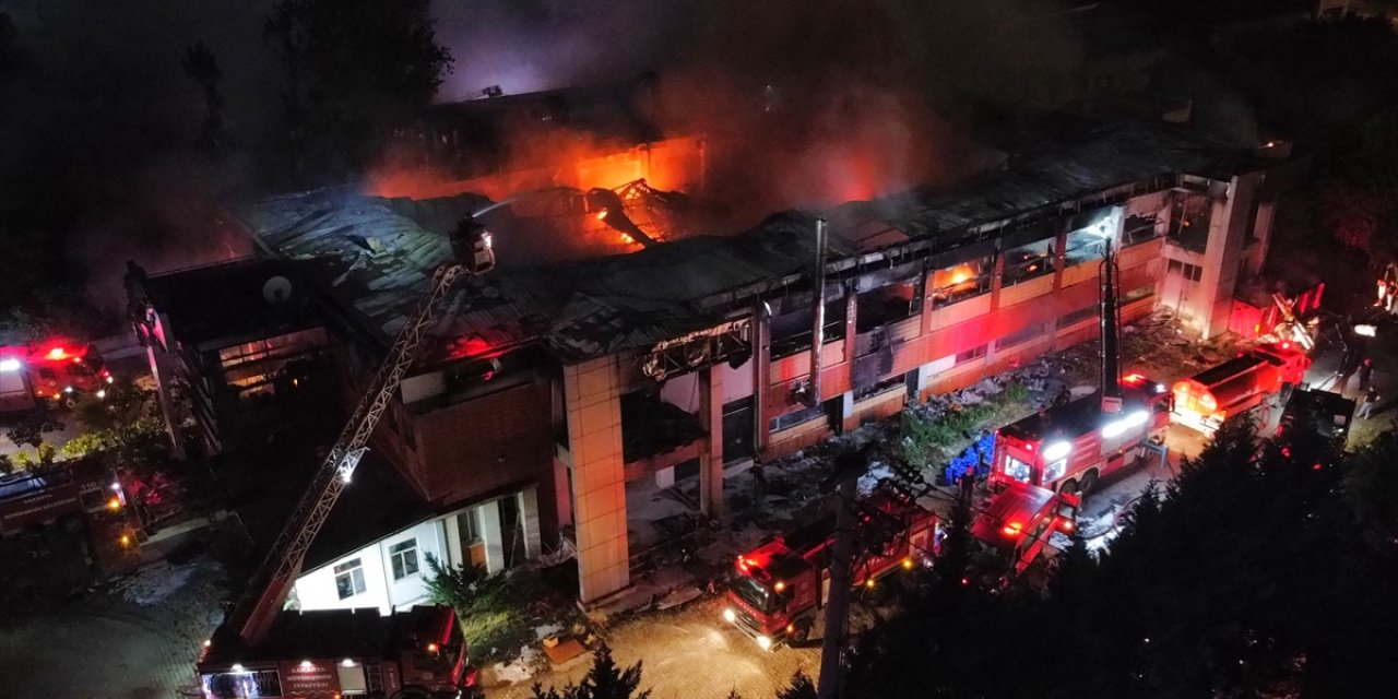 Sakarya'da fabrikada çıkan yangın kontrol altına alındı