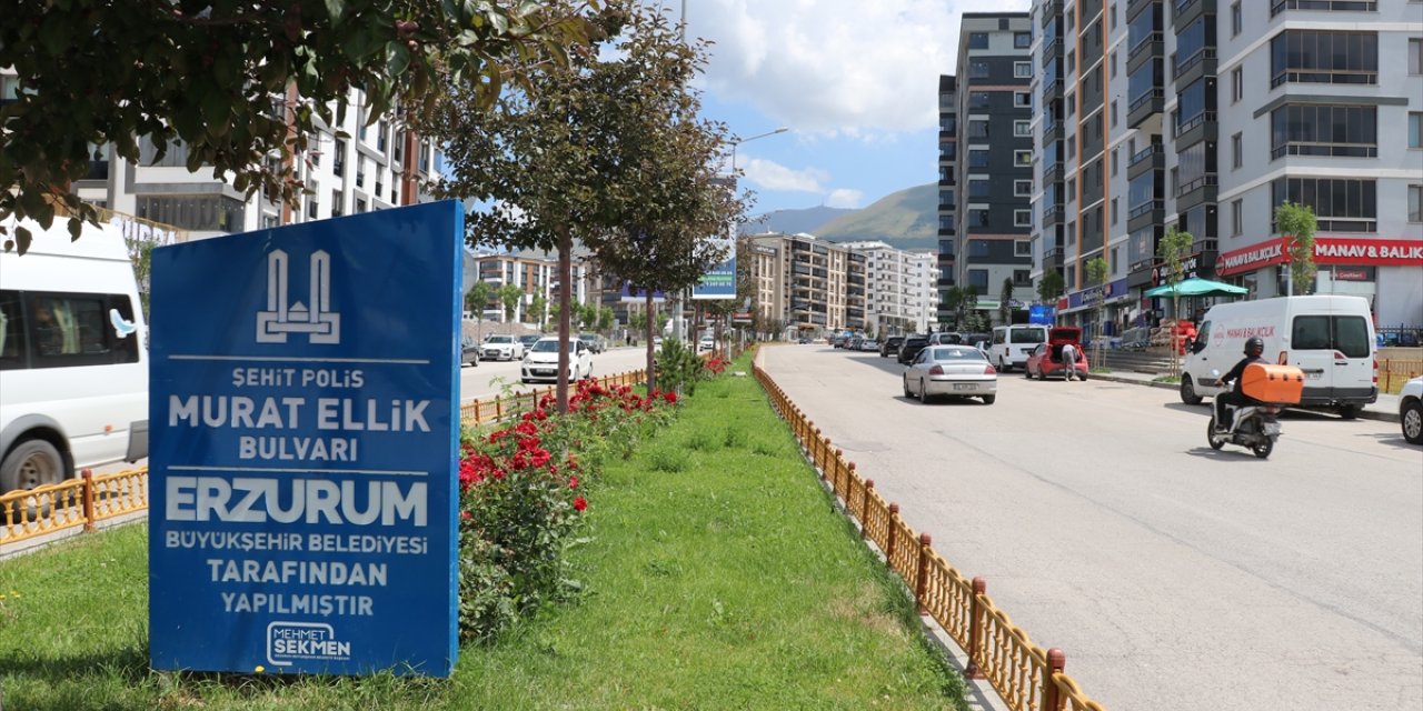 Erzurum'da 15 Temmuz şehitlerinin adları okullardan camilere birçok yerde yaşatılıyor