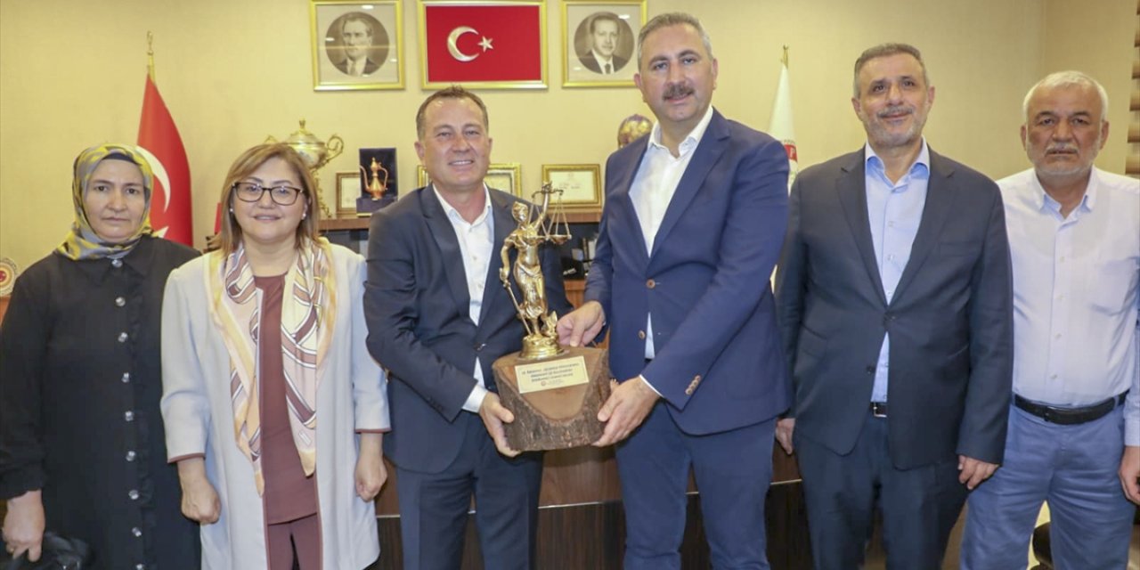 AK Parti Grup Başkanvekili Gül, Gaziantep'te ziyaretlerde bulundu