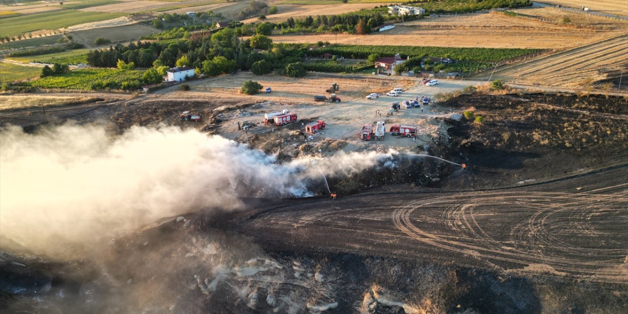 Tekirdağ'da anızda başlayıp evlere sıçrayan yangın söndürüldü