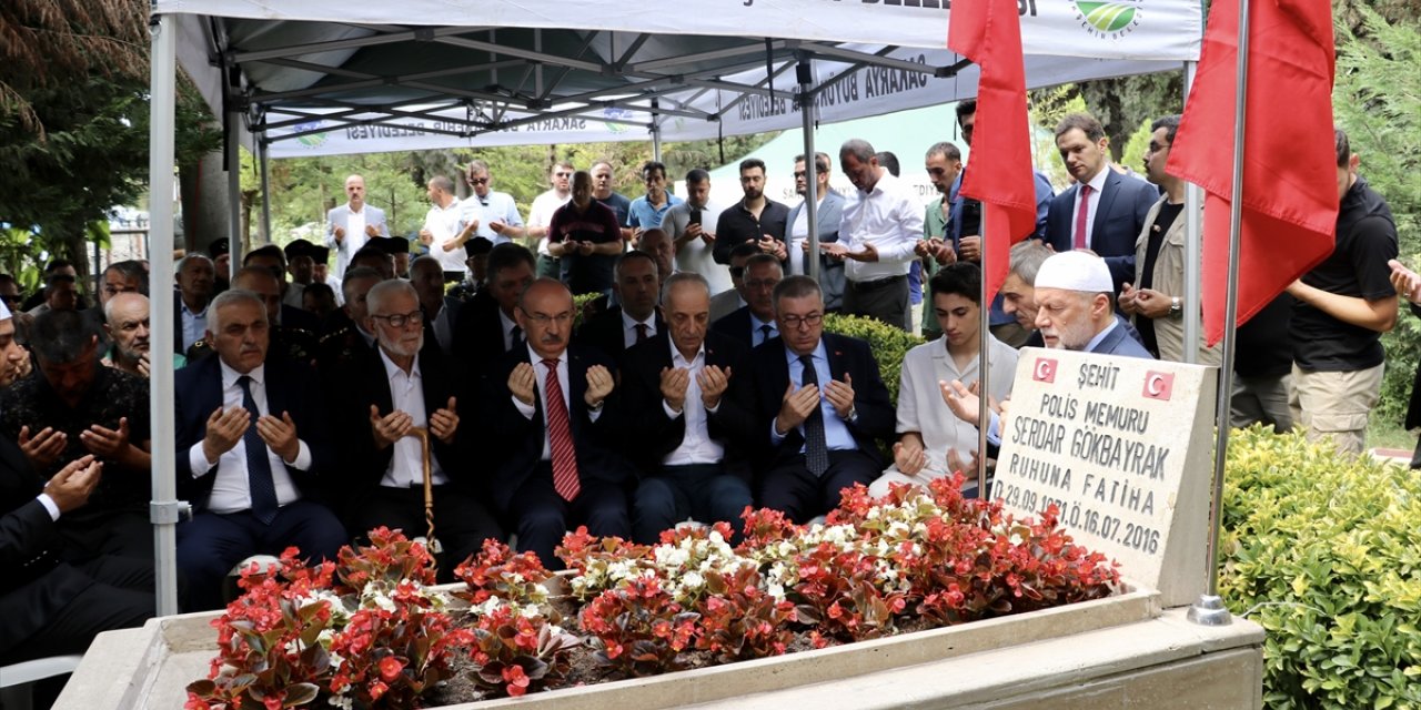 15 Temmuz şehitleri Sakarya ve Düzce'deki mezarları başında anıldı