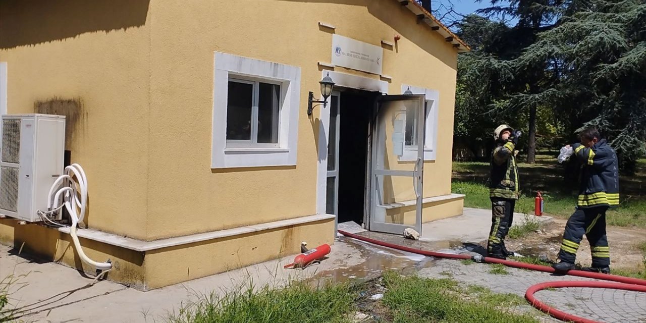 Gebze Teknik Üniversitesi'nde laboratuvarda çıkan yangın söndürüldü