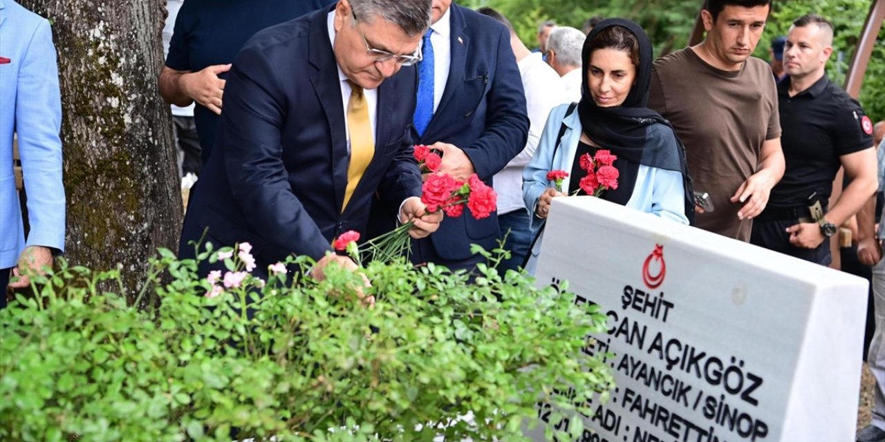 Sinop'ta 15 Temmuz şehidi Açıkgöz, kabri başında anıldı