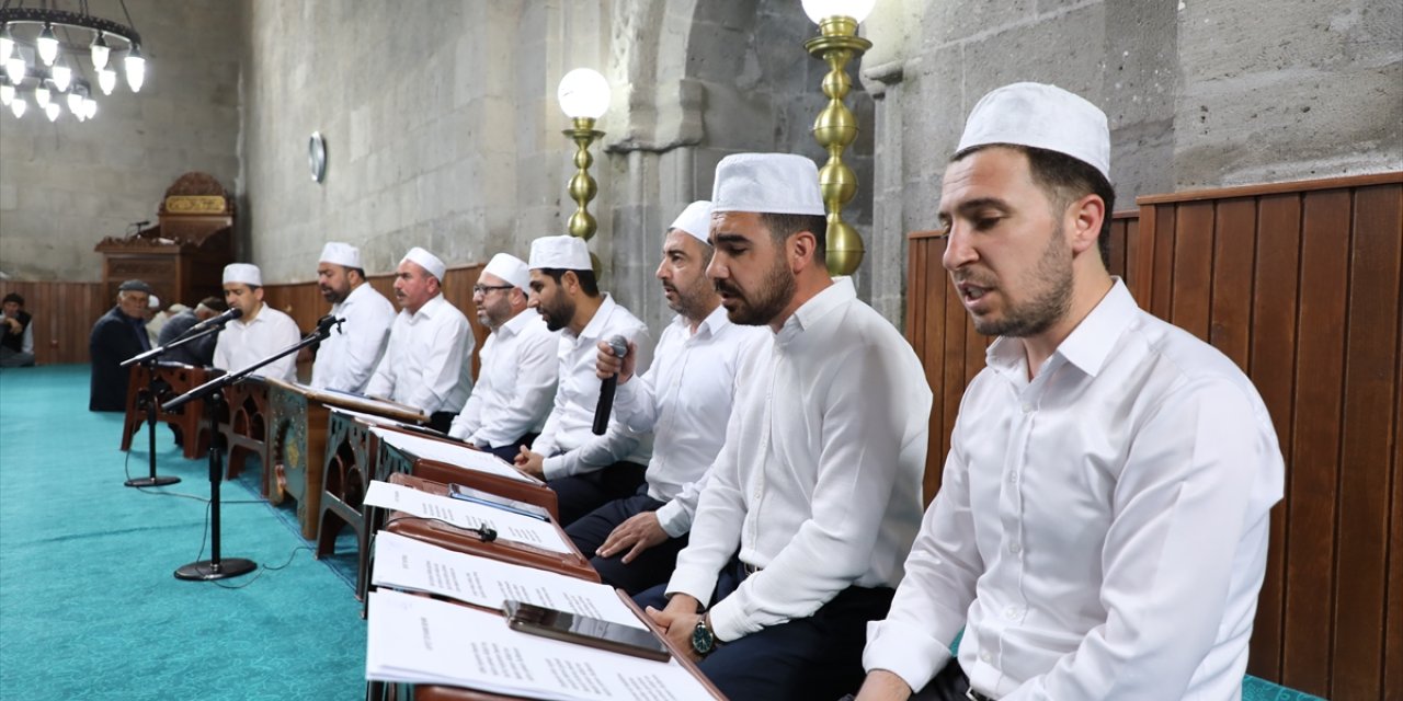 Van, Hakkari ve Bitlis'te 15 Temmuz şehitleri için mevlit okutuldu