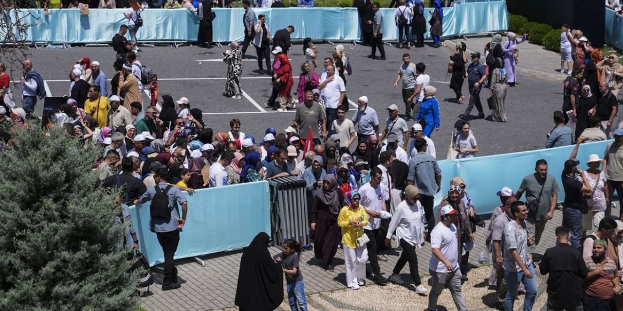 15 Temmuz Şehitler Makamı ve Hafıza 15 Temmuz Müzesi'ne ziyaretçi akını